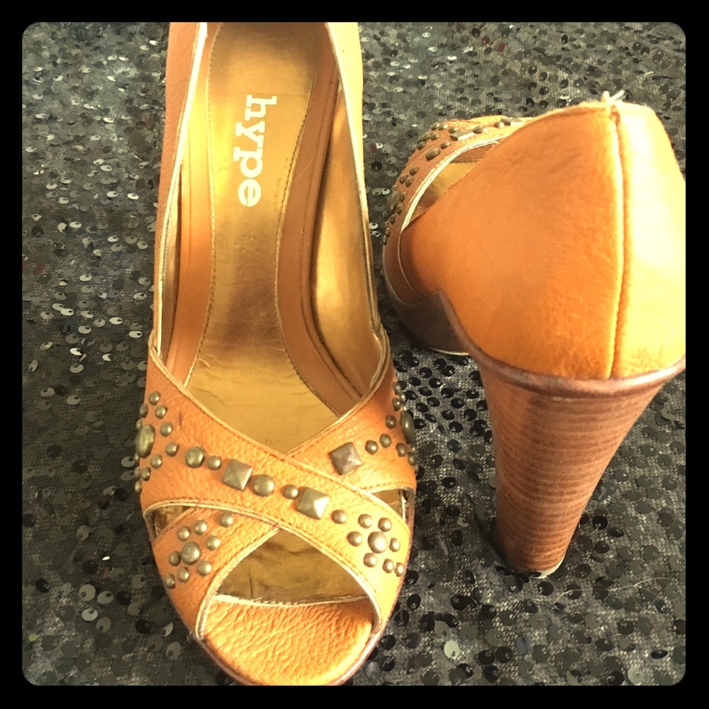 hype tanish orange heels w/studs